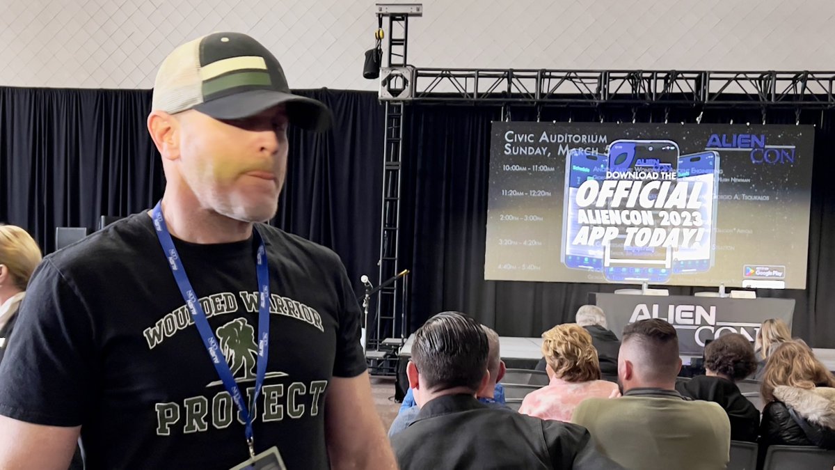 ShaneFrakes's tweet photo. #ufotwitter, we got the @g_knapp @JeremyCorbell #AMA AT #aliencon2023, give me your questions in this thread, and if I can ask them,
Licking my lips for this😂
#uaptwitter #discloser https://t.co/laLFd5T70c
