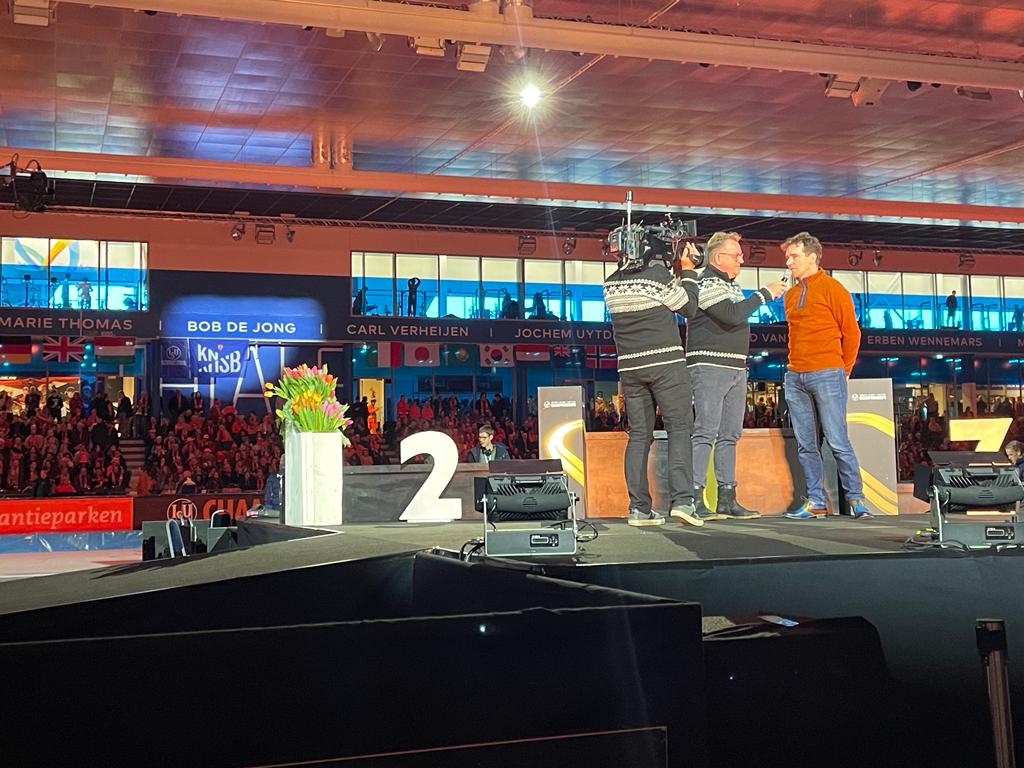 Prachtige ereplek in <a href="/Thialf/">Thialf</a> en nog even terug in volgepakt Stadion. <a href="/ISU_Speed/">ISU Speed Skating</a>