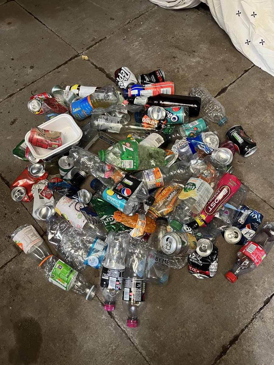 VinylRob's tweet photo. 2 weeks of picking up recyclable material on my dog walks. 200+ items now in our yellow bin instead of the local streets, verges, pathways and parks. Preston is filthy 🚯😢@KeepBritainTidy @cleanupbritain @LancashireCC @prestoncouncil #keepbritaintidy https://t.co/yQZ46tGNlh