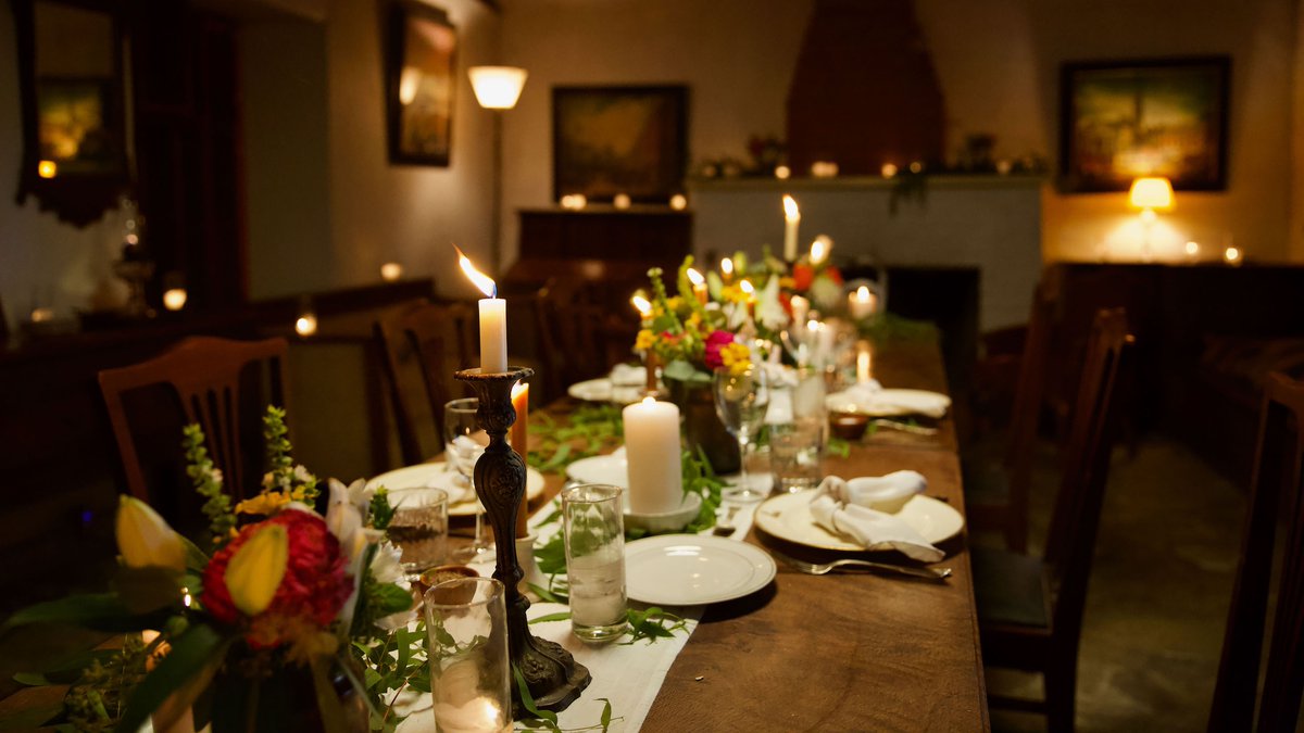 Elizabeth Poett- Ranch Table tweet media