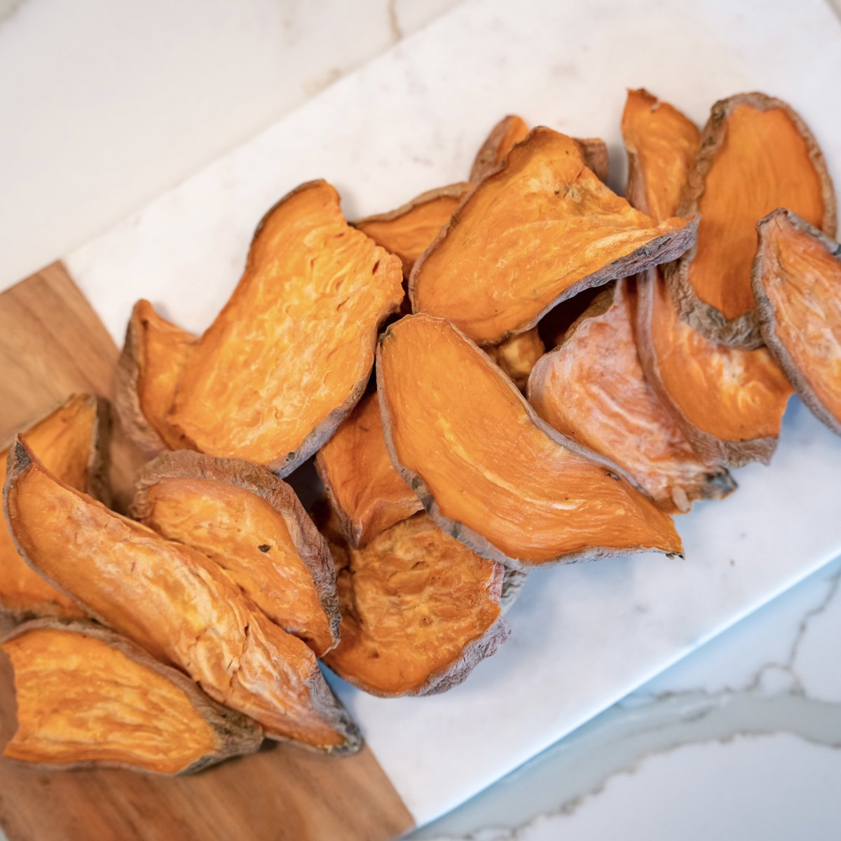 Did you know that sweet potatoes and their skins are a natural source of fiber and vegetable-based nutrients? 🍠

#WholesomePride #RaisetheWoof #DogsofTwitter