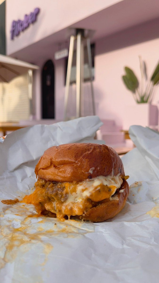 The BurgerHolic tweet media