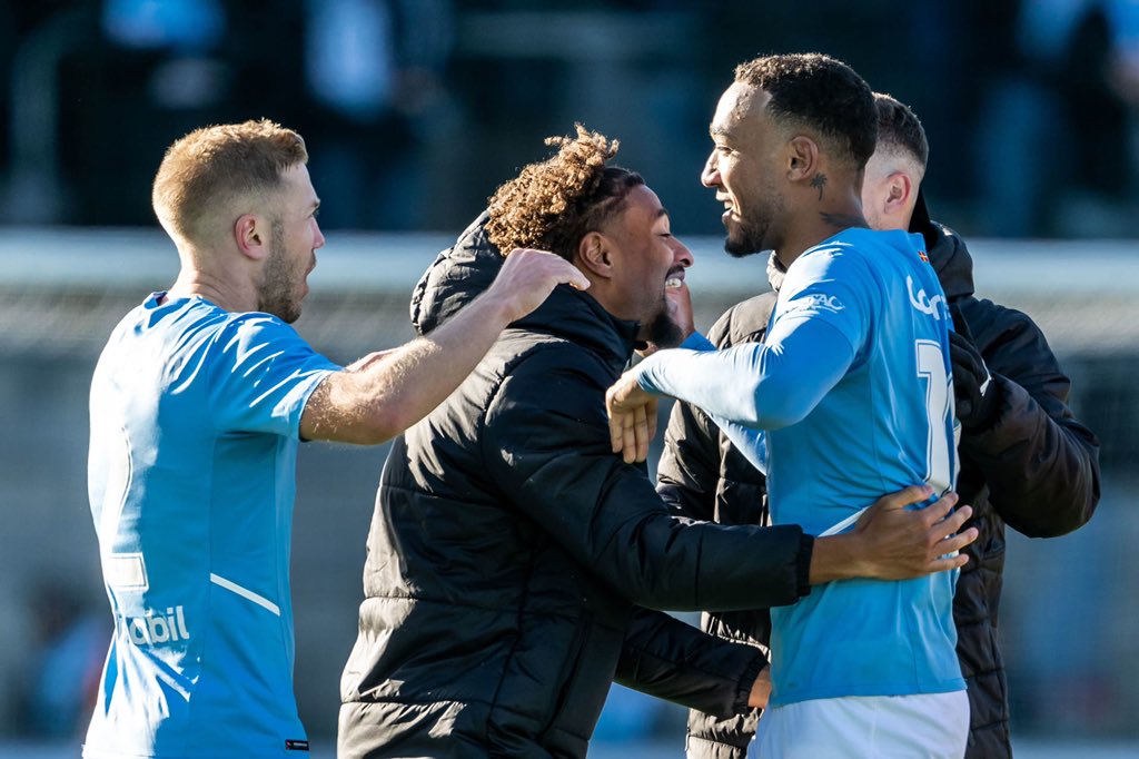 d_cornelius13's tweet photo. This is @Malmo_FF 💙 https://t.co/DRn1lCHHAo