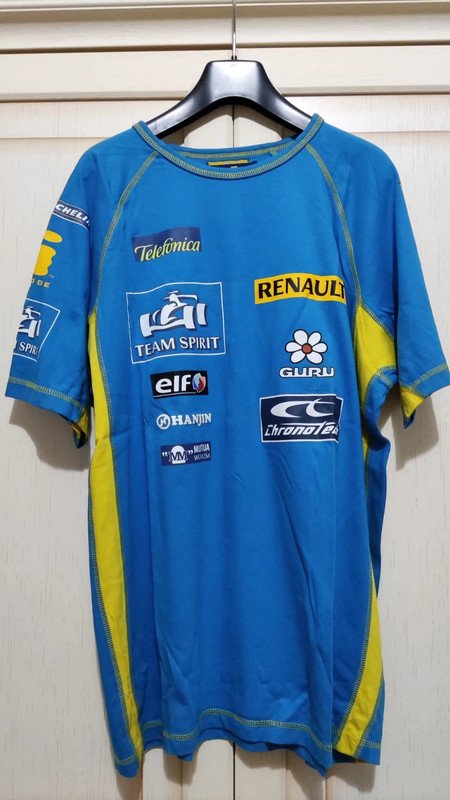 mwepu_ilunga's tweet photo. Ya tengo preparado el outfit para ir mañana a comprar el pan. https://t.co/rgEJFvFYl0