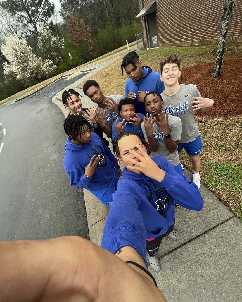 realjaydenhames's tweet photo. BEST SEASON EVER MADE HISTORY AT MY SCHOOL FIRST TIME IN MODEL BOYS HISTORY WE WENT TO FINAL 4 TOUGH LOSS BUT I PROMISE WE WILL BE BACK STRONGER💙
#10OUT
#GoBlue https://t.co/d6uXWoyaLJ