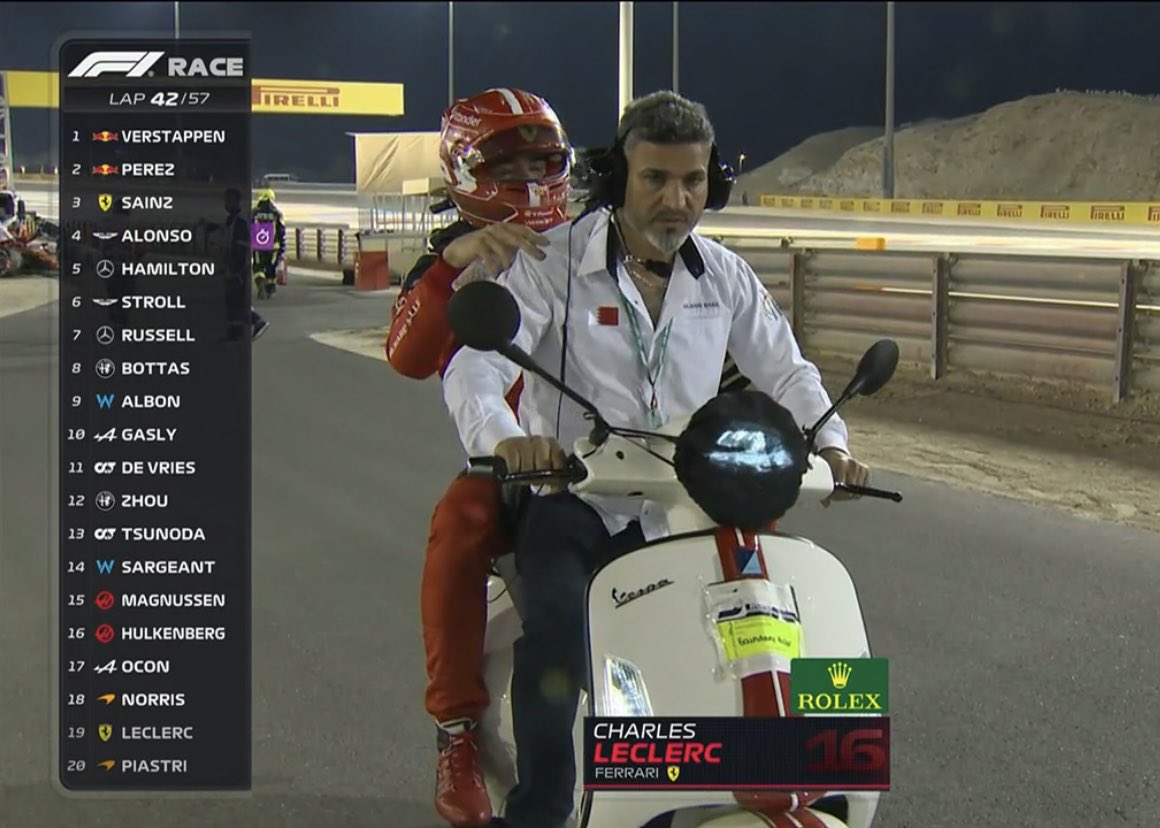 PRINCESSPARKV's tweet photo. Sto piangendo per #Leclerc sulla vespa https://t.co/c0mx8LWGfu