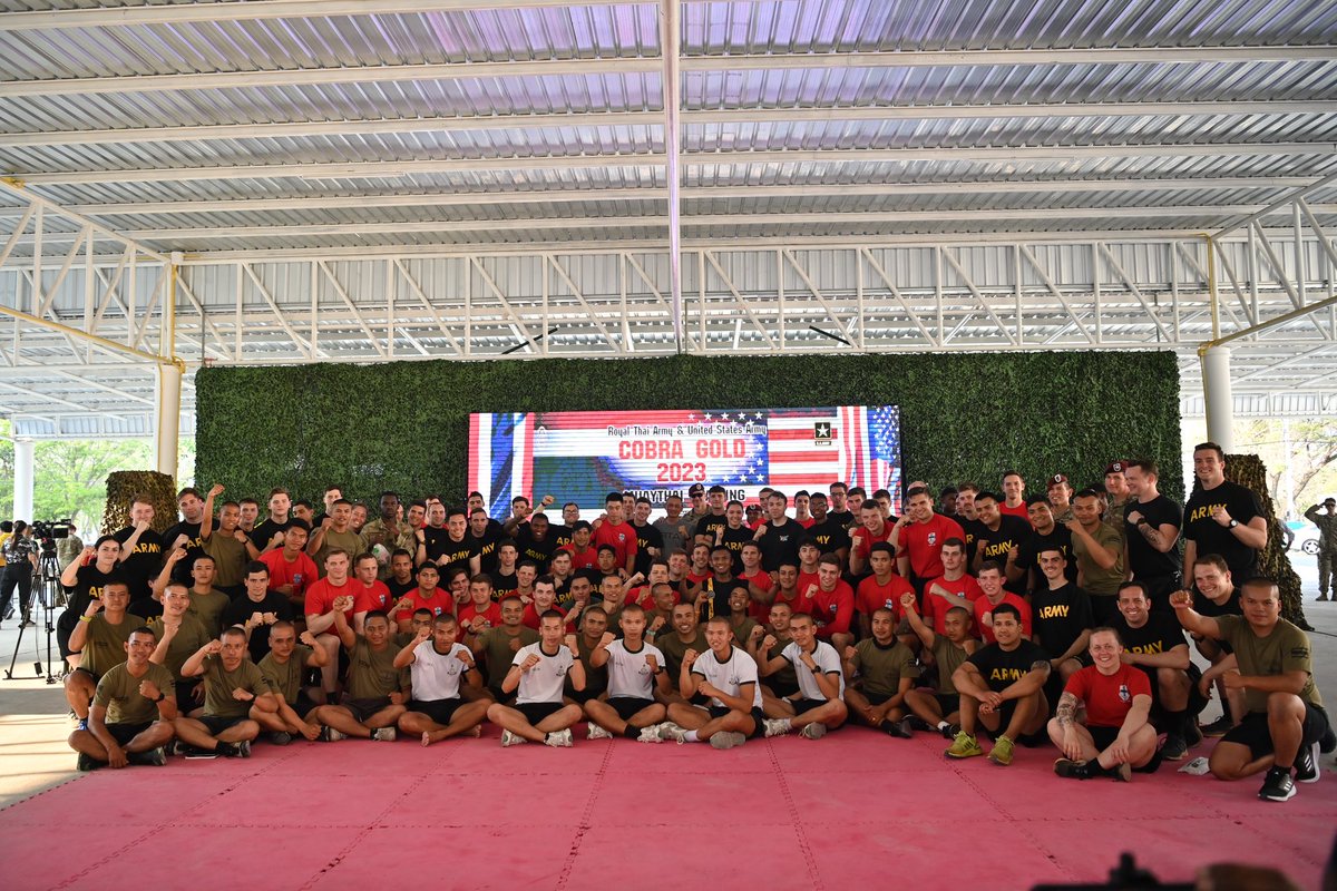 SMART_RTA's tweet image. “บัวขาว” นำ SOFT POWER มวยไทย (MUAYTHAI) สาธิตและฝึกสอนศิลปะแม่ไม้มวยไทยแก่ทหารอเมริกัน ภายใต้รหัสการฝึกร่วมผสม COBRA GOLD 2023 🇹🇭🇺🇸🥊

อ่านเพิ่มเติม
​m.facebook.com/story.php?stor…

#MUAYTHAI
#RTA
#USArmy
#SMARTSoldiersStrongarmy