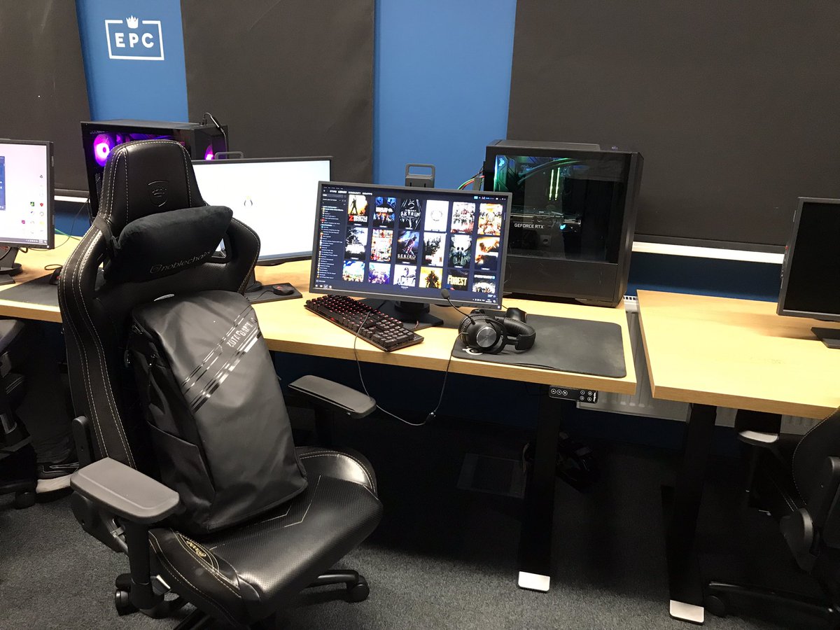 Girafffe1's tweet image. Huge thank you to @ZOTAC_UK for sending us all the way to @epcwarsaw centre in Poland!! The pc’s are unreallll🔥🔥🔥 #VIPWIN #ZotacBootcamp #ad