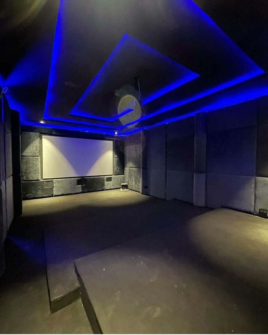 kingzodo's tweet photo. #realestate #realestatenigeria #realestateinvesting #usa #nevada #london #dubai #chicago #lekki #lekkiphase1 #lekkipeninsula #ikoyi #ikoyilagos #victoriaislandlagos #waterfronthomes #swimming #swimmingpool #bigkitchen #space #spacious #canada🇨🇦 #nigeriaindiaspora #kzenterprise https://t.co/RlSYte5I8s