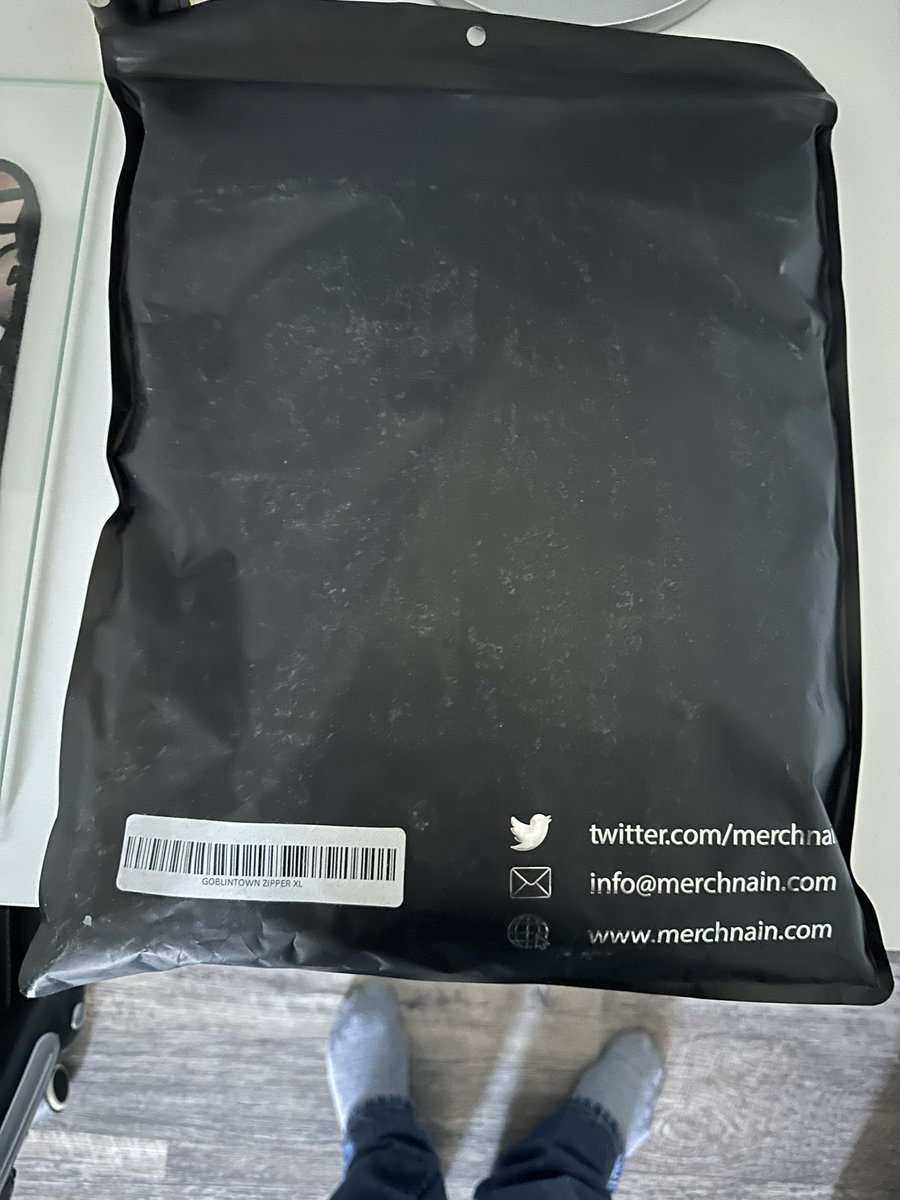 Size XL.  it’s only fair you have to hold an og goblin.    If u win you must prove you hold one.   If your in the states I’ll ship free outside the states you pay ship.follow retweet and tag a buddy twitter picker <a href="/goblintown/">goblintown</a> good luck! Winner 3/6 8pm est