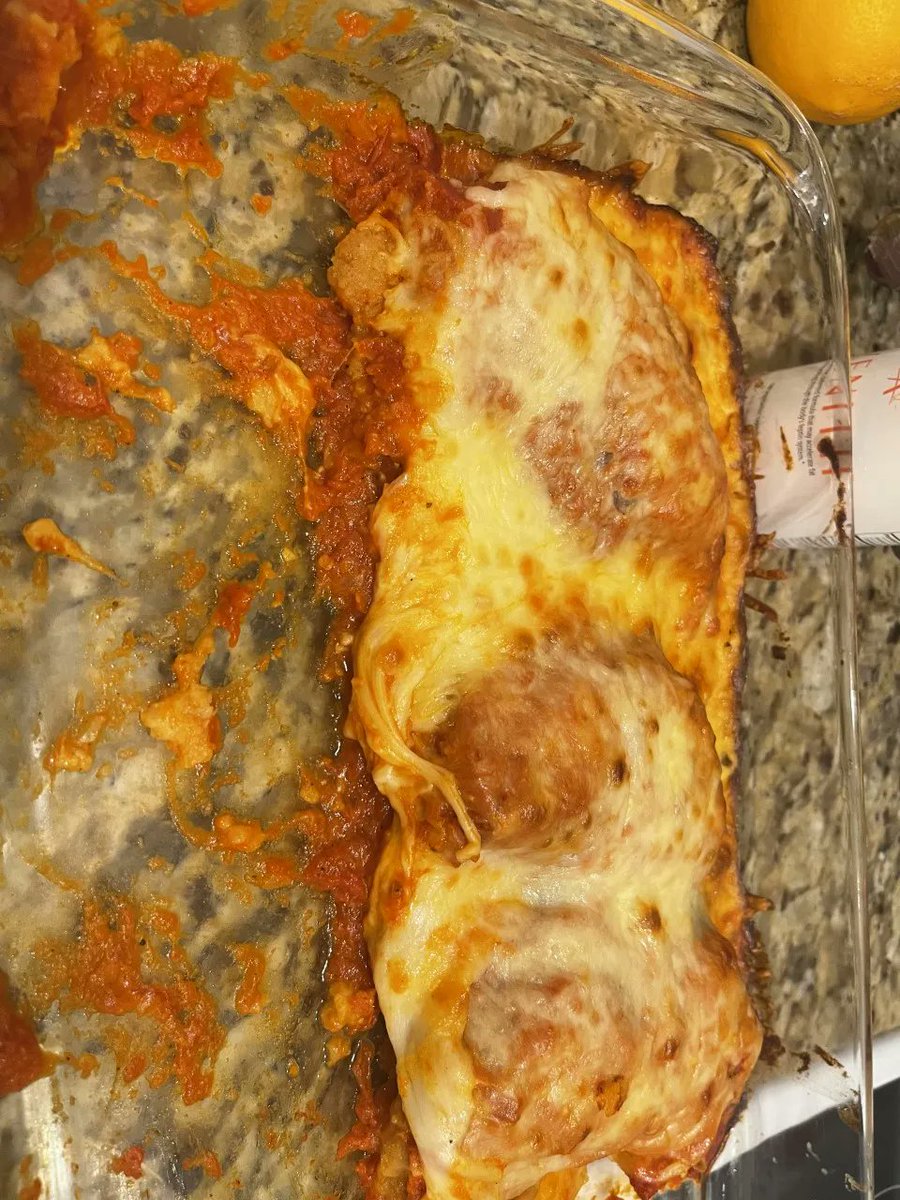 ucfoodietv's tweet image. Want Chicken Parm while traveling? Try this Hack even Peyton would love. buff.ly/3IusVYk #chickenparm #dinnerhack #foodhack #travel #food #wine #mixology #golf #UndercoverJetsetter #JohnDaly #SusanAnzalone #TravelLikeALocal #shotOniPhone #recipes #offbeatenpath