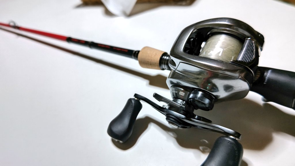 koryu_s's tweet photo. オレの今年のバス釣りメインタックルです🎣前から気になってたtailwalkのGlappyを手に入れました。人気番手みたいでAmazonではもう売り切れです🙃野池の狭い所での釣りをする自分にとってはいい長さでトップが使えます。これにリールがバンタムのXGです。
 #釣り #バス釣り #tailwalk
 #Glappy https://t.co/lzlirLEEOf