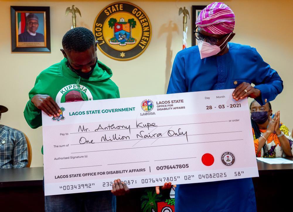 antobo24's tweet photo. Last 2 year gov. @jidesanwoolu gave me 1 million because of my humanitarian work with my foundation and also gave me a job so that I will not depend on my foundation that is a good man and he deserves second term @Mr_JAGs https://t.co/HHszuzWtAm