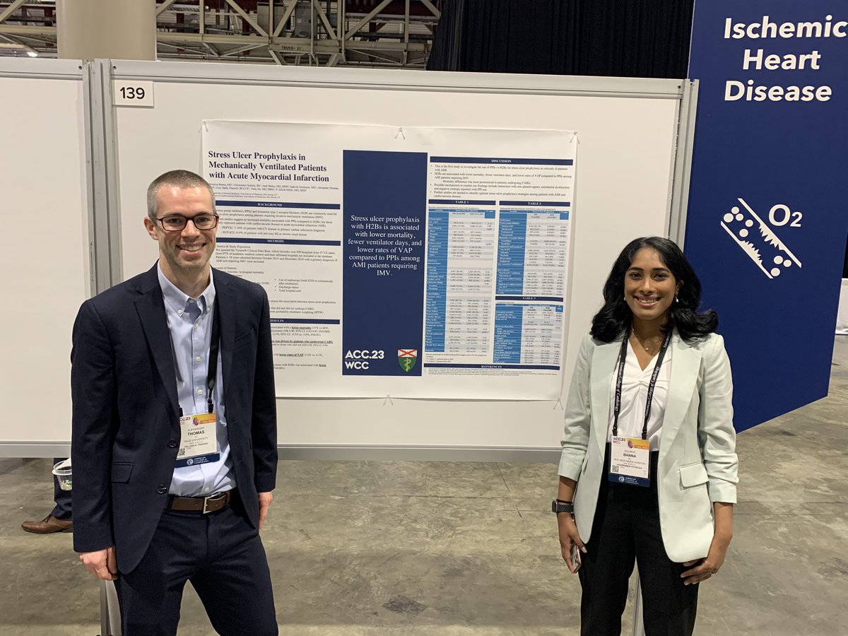@BannaSoumya presenting her outstanding poster on stress ulcer prophylaxis in ventilated patients with AMI at #ACC23 @ElliottMillerMD @MarkDSiegel1 @YaleIM_Chiefs @YaleCardiology