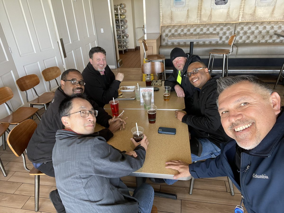 ChiefLopez71's tweet photo. Celebrating my team on Aramark’s Employee Appreciation Day! #aramarksthespot #aramark #teamworkmakesthedreamwork https://t.co/1bDC5owIgT
