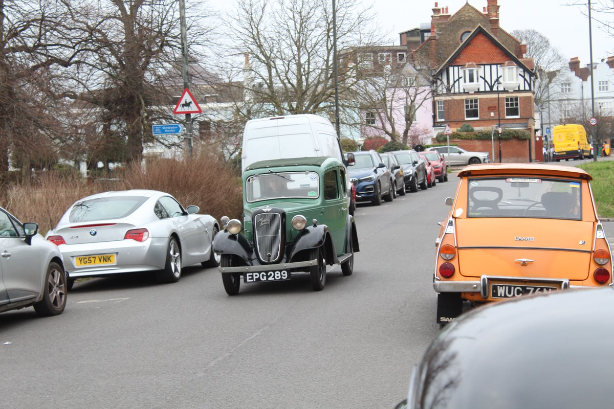OctaneJames's tweet photo. Last lot from this morning's highly eclectic hustle on Wimbledon Common. Same time next month...
#southsidehustle 
#Wimbledoncommon
#wackyracerscoffeeclub
#londonclassics
#classiccars
#theyremeanttobedriven https://t.co/MZyKm1CBXM