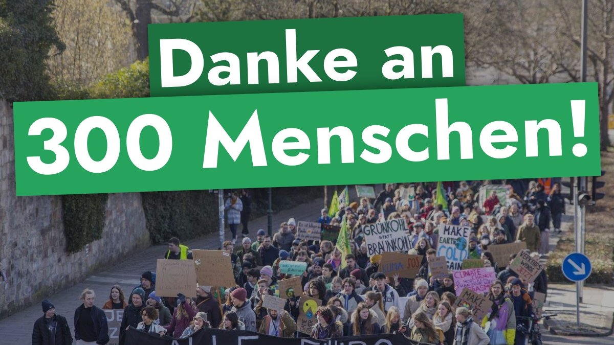 Wir haben am Freitag übrigens mit 300 Menschen gestreikt - mehr als doppelt so viele wie beim letzten Mal! #FridaysForFuture #Klimastreik #TomorrowIsTooLate