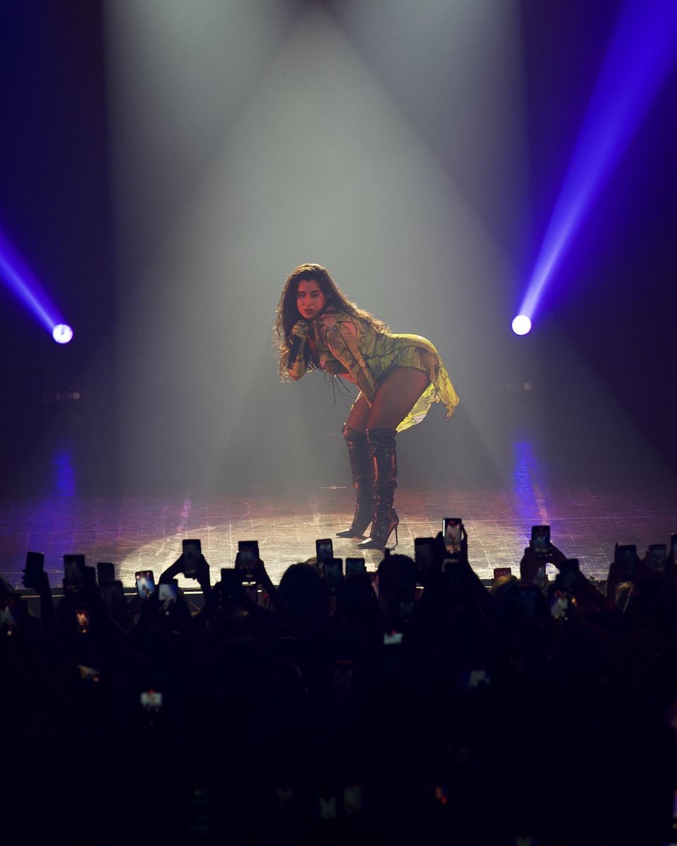 Obrigadaaa São Paulo😭🥰 eu te amo muito muito muito!!! thank you for your beautiful energy and for singing every single word to every single song😭 you made my heart smile so big. I LOVE YOU