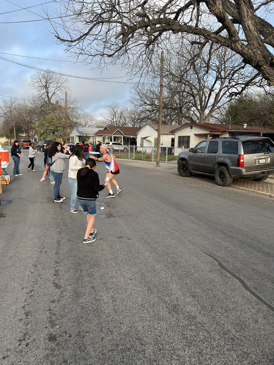 This early morning a bunch of our Coaches and student athletes volunteered at The Alamo Marathon! It was a great time as we served our community!! It’s a great day to be an Owl! 🦉 <a href="/SAISDAthletics/">SAISD Athletics</a> <a href="/SAISD/">San Antonio ISD</a>Highlands @SAISD