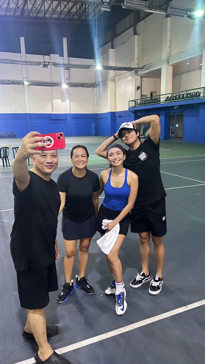 min_bernardo's tweet photo. Busy ako kay Bitoy… Mr Assimo, try nyo panuodin, magiging masaya ang pag tulog nyo😂😅 @bernardokath @imdanielpadilla https://t.co/hh038CS0xW