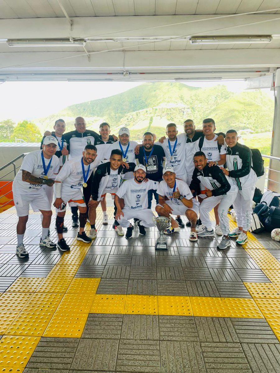 realantioquia's tweet photo. Otro logro para nuestro Club, Campeones de la Superliga Betplay contra @LEONESDENARINO.
Tres Ligas ⭐️⭐️⭐️ y Dos Superligas 🏆🏆, nos mantienen en el camino para representar de la mejor manera  a Apartadó, nuestro Departamento y a Colombia en la Copa Libertadores 2023. https://t.co/VgmdMmr8mJ