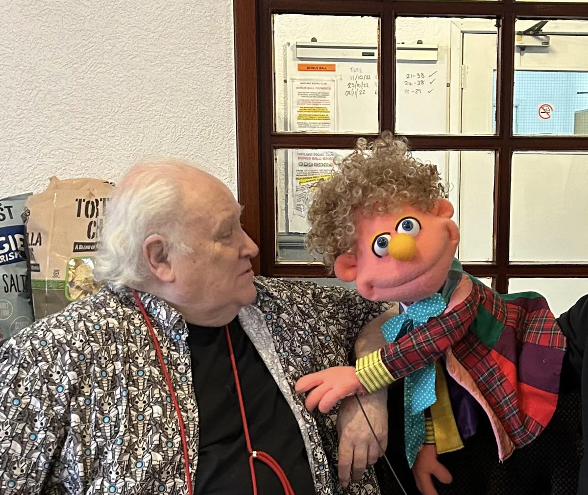 The Sixth Doctor meets The Sixth Doctor! Colin Baker encounters his <a href="/avenuewhohq/">avenuewho</a> counterpart. Courtesy of Andrew Scott Jolley at <a href="/WhoEvent/">Who on the Wirral</a>'s Who At Hoylake yesterday! #colinbaker #oldsixie #DoctorWho