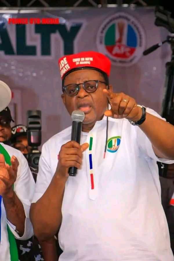 foundingblog's tweet photo. Weโre tired of outdated leadership . We want an exposed , urbane and humane personality such as Prince Otu . He understands the creative and tech industry needs . He is modern . #moderncrossriverstate
#calabarfashionweek
#calabarentertainers
#crossrivereventplanners
#calabarblog https://t.co/Pap4sEGJsV