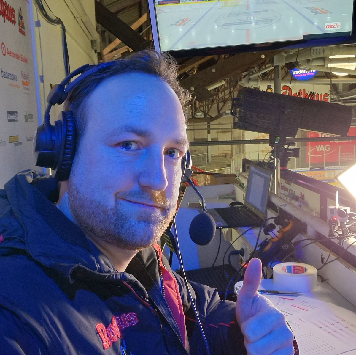 BloodyLP's tweet photo. Letzter Hauptrundenspieltag der @DEL2_News
🏟 Echte-Helden-Arena Freiburg
🏒 @EHC_Freiburg 🆚️ @selberwoelfe
🕗 18.15 Uhr
🎬 @SpradeTV
🎙🙋♂️
#EHCFreiburg #SelberWölfe #DEL2 #SpradeTV https://t.co/84R8BBX5vV