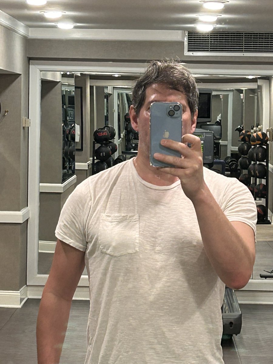 BayerStrategic's tweet photo. Want to โbe presentโ and โstay in the momentโ? Do timed workouts - youโll feel every second tick byโฆ#SundayCardio at The Hamilton Hotel DC. https://t.co/YHegHM8mNR