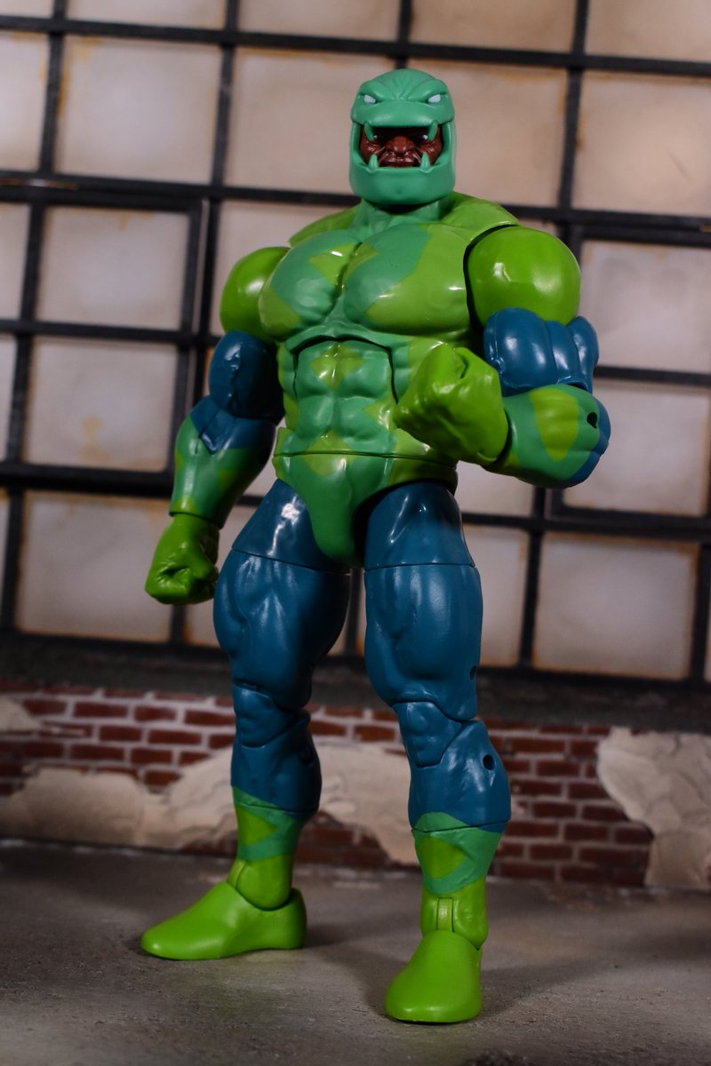 erivera94's tweet image. Gordon Fraley became a costumed criminal after his mutant abilities manifested and, as Puff Adder. He  joined the second incarnation of the Serpent Society as part of Viper's infiltration of the group.

#puffadder #serpentsociety #snake #marvellegendscommunity #marvellegends #baf