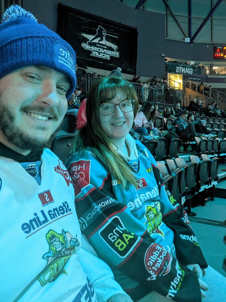 Shieldsey2009's tweet photo. Happy birthday to Nicole #giantselfie 

Let's go giants!!!!! https://t.co/ecrxqUrvd9