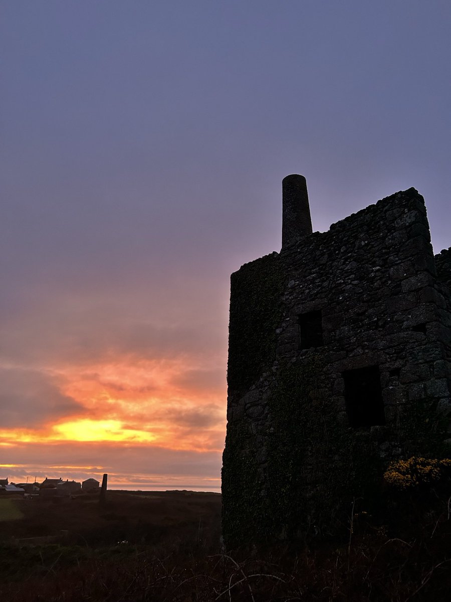 cornishbeachy's tweet photo. Happy st Pirans day #nationalcornwallday #stpiransday thank you for being continually beautiful &amp; a delight to reside in! https://t.co/2VyGlsP7Tx