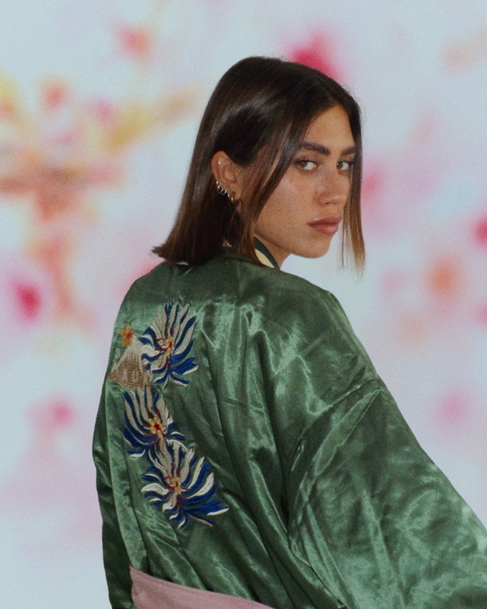 scotch_soda's tweet photo. Ariadna looking at you looking at floral embroidery... 🪡 Get the bomber: https://t.co/nc6ajlDNcq
#ScotchandSoda #TheFreeSpiritofAmsterdam
#NewArrivals #SakuraCollection #ScotchOnMe https://t.co/KBlL7i1SeU