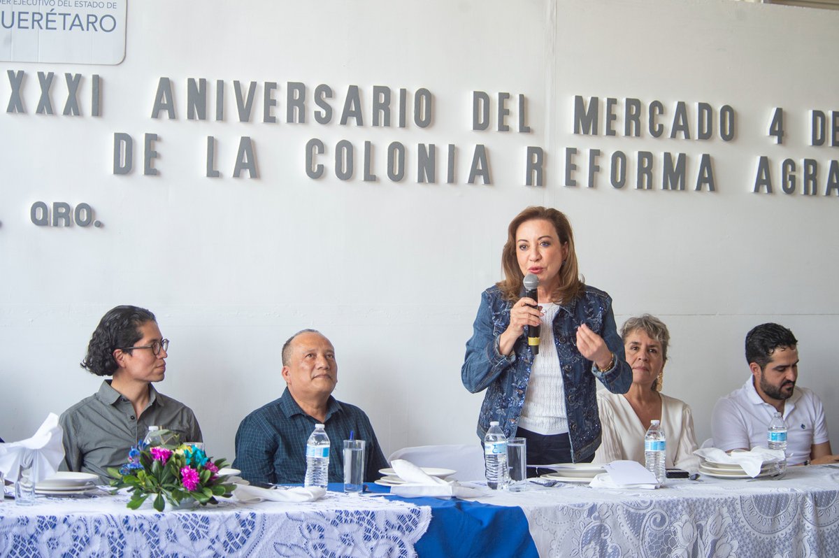 noticiasdeqro's tweet photo. #FUCQ | 👉🏻👤La secretaria de Gobierno, Lupita Murguía, asistió a la celebración del XXXI aniversario del Mercado “4 de marzo” de la colonia Reforma Agraria, donde reiteró el compromiso de la administración.
https://t.co/NQ73bX0wOg
#QRO #QUERETARO #NOTICIASDEQUERETARO https://t.co/CQPG7SVCWh