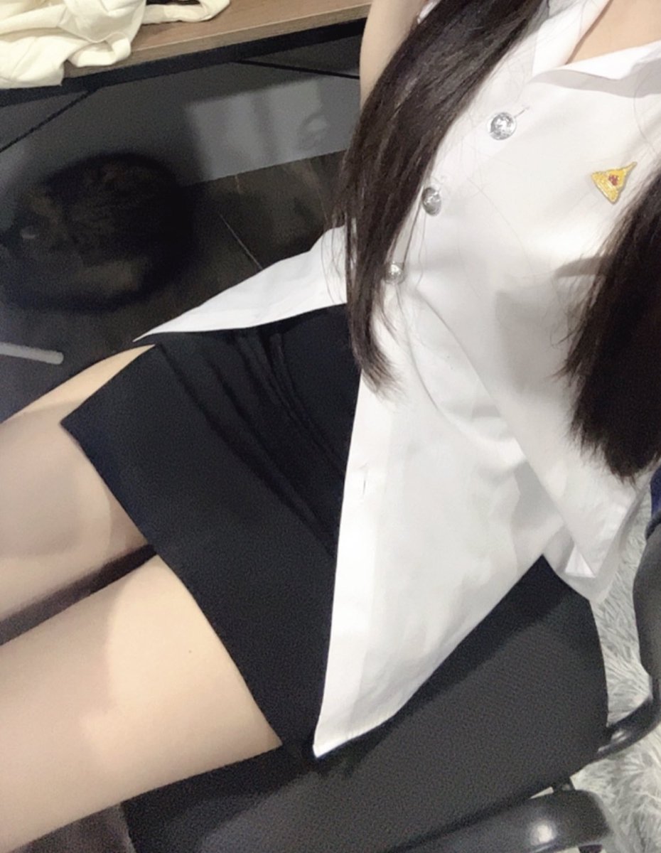 Chanda10152477's tweet photo. ห้องเรามีแมวนะ #มออุบล https://t.co/JfYAOrwSrD