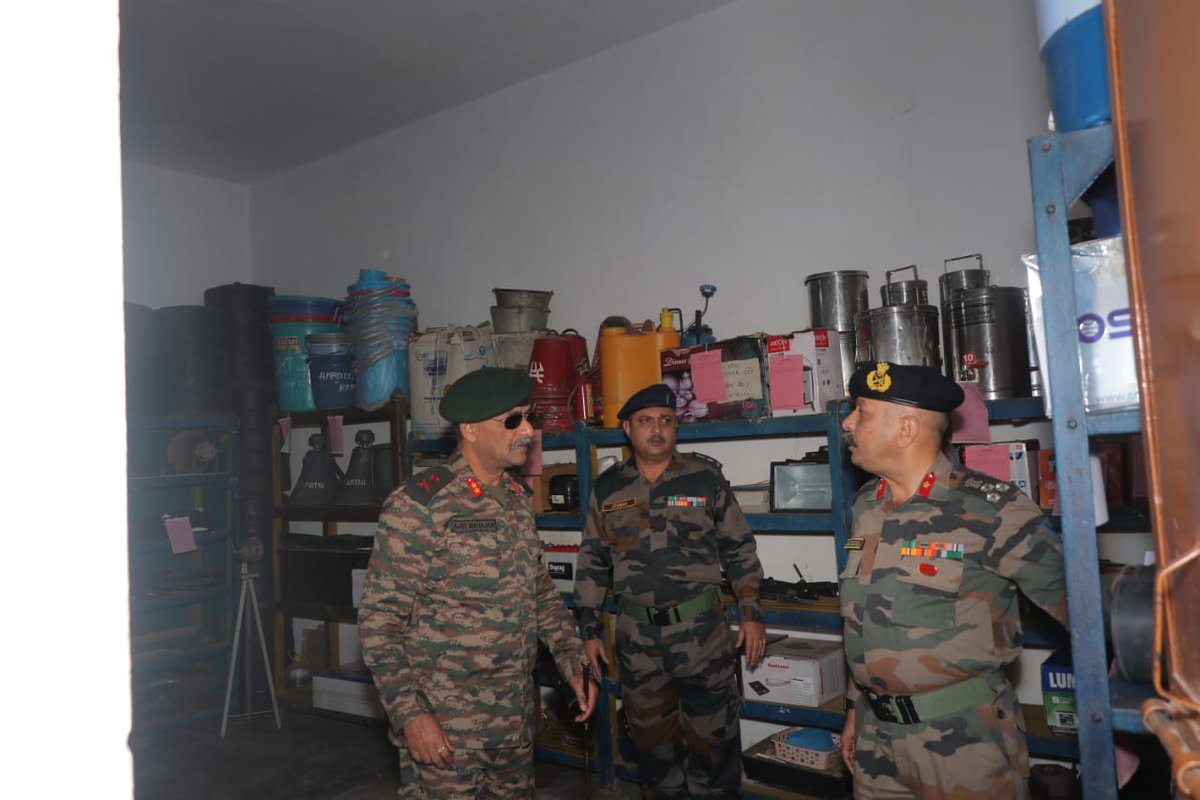 NccDteMPCG's tweet photo. #ADGvis
Maj Gen Ajay Mahajan ADG MP&CG Dte vis 4 MP (i) Coy NCC, Katni/Saugor Gp on 4 Mar 23. The General was given a Guard of Honour, was briefed by the CO, interacted with cdts, ANOs & staff as also felicitated outstanding cdts.
@HQ_DG_NCC
@OfficeofSSC
@schooledump https://t.co/lV66VPM11U