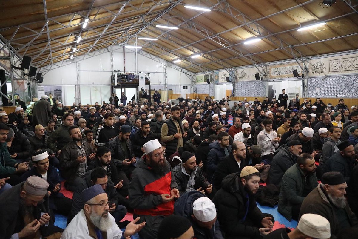 KIYAMDER's tweet photo. Emre Altınkum Hocaefendi 4 Mart Cumartesi günü düzenlenen sohbet programında sevenleriyle bir araya geldi. https://t.co/COE41vb0VQ