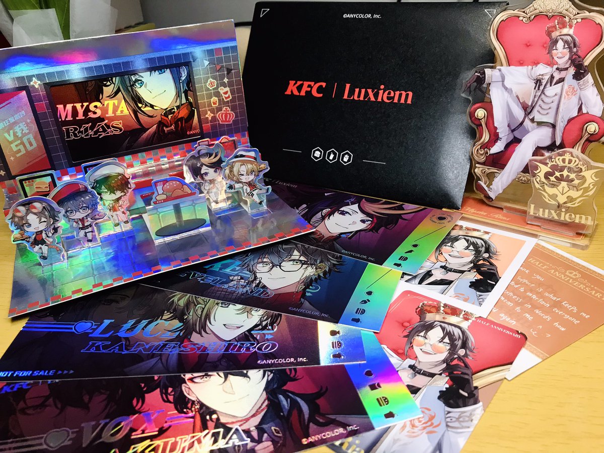 xing0529's tweet photo. Thanks to my リア充 friends who are willing to go with me🤣
 #LuxiemKFC https://t.co/zmczfVYtLP