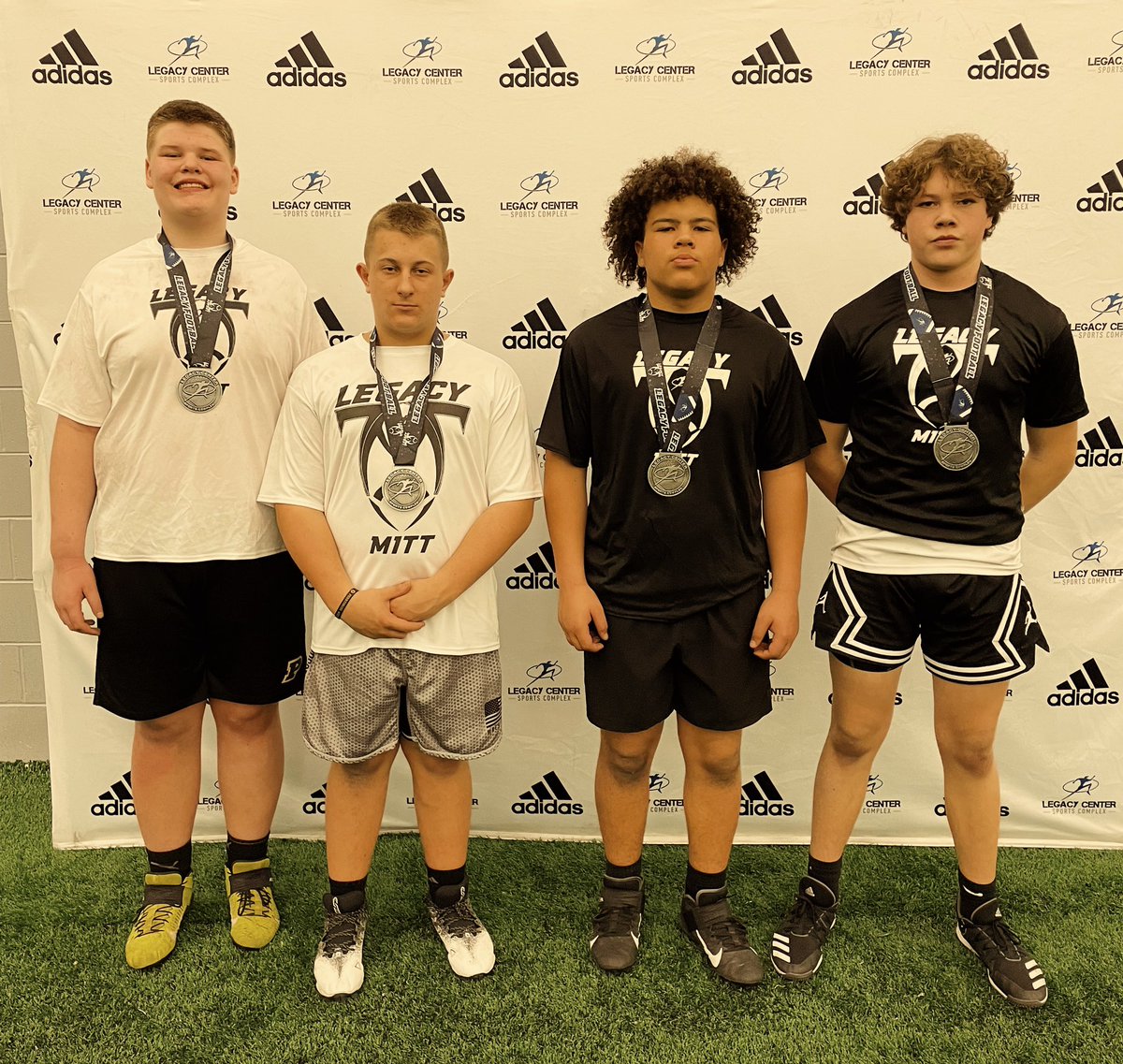 🥞BIG MAN SHOWCASE MVPs🥞

OFFENSE
MVP:  Gavin Brenot | Perrysburg 
RU: Reed Gerken | Perrysburg 

DEFENSE 
MVP: Jericoh Powe | Saline
RU: Lucas Pinder | Schoolcraft 

#Legacy #JoinTheMovement