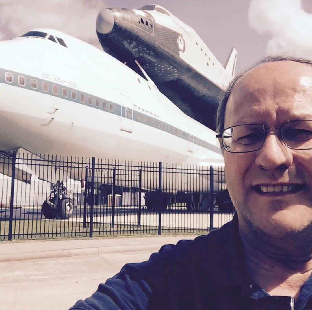 Dünyanın en büyük savunma şirketlerinden Northrop Grumman'dan Türk mühendise "Mükemmeliyet" ödülü

Yıllık 30 Milyar $ cirolu, 100 bin çalışanlı şirket California merkezli Ergun Kırlıkovalı'ya ödül verdi

Kırlıkovalı F-35 uçaklarında görünmezlik sağlayan kaplamaları da üretiyor