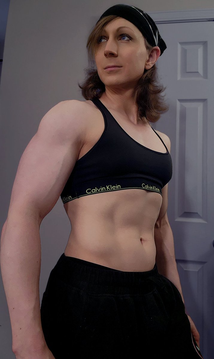 RealMacW's tweet image. I could always use a workout partner. Do you think you can keep up? 💪😉