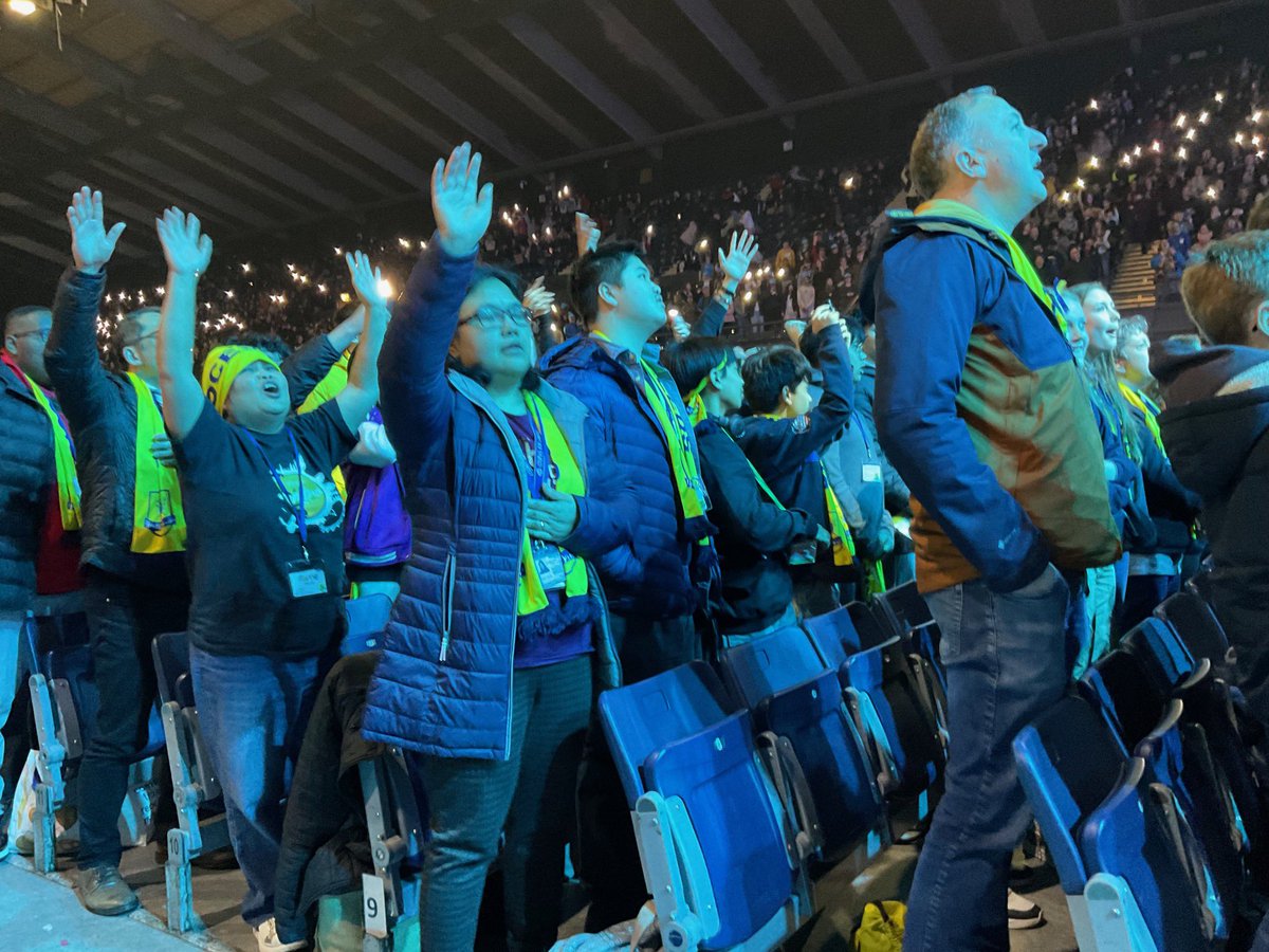 RSM_Institute's tweet photo. RISE UP!
Wonderful day @FlameCongress yesterday with young Catholics from around the country. Where we were all invited to ‘live a life of significance in the Spirit!’ Opportunity to meet new and old friends. #Flame23 https://t.co/ZB336dB5bD