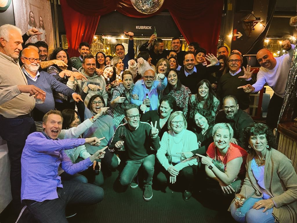 🤩 Sois geniales! Gracias a todo el #EquipoSalusPlay por este fin de semana maravilloso en la #Jamada23 y gracias a la sorpresa de Àngel Ll. 😜
