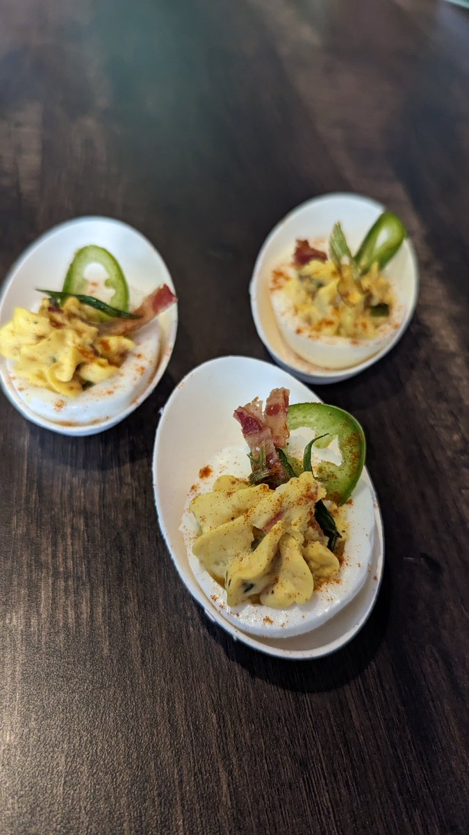 Listening to @iamshakerjones at <a href="/mollysbethlehem/">Molly's Bethlehem</a> brunch!