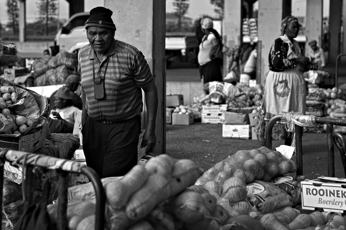 journojaco's tweet photo. Markman Fresh Produce Market, Gqeberha, South Africa, 05.03.23

#photography #Monochrome #documentaryproject https://t.co/DFGeVVTbS7
