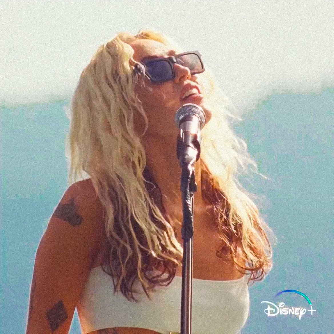 milesangels's tweet photo. miley cyrus la artista más versátil y talentosa de nuestra generación https://t.co/maqjREiiIu