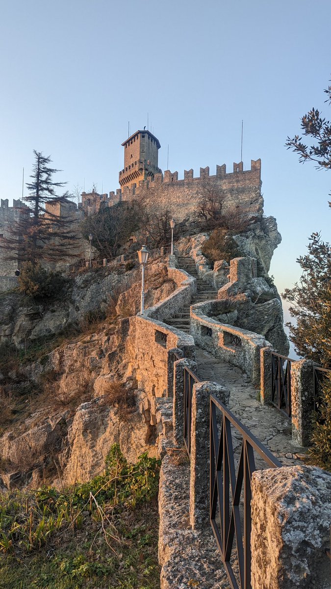 alwaysanovice's tweet photo. San Marino is everything I hoped for and more. ❤️🇸🇲 Country number 61. https://t.co/2H7Id0msxx