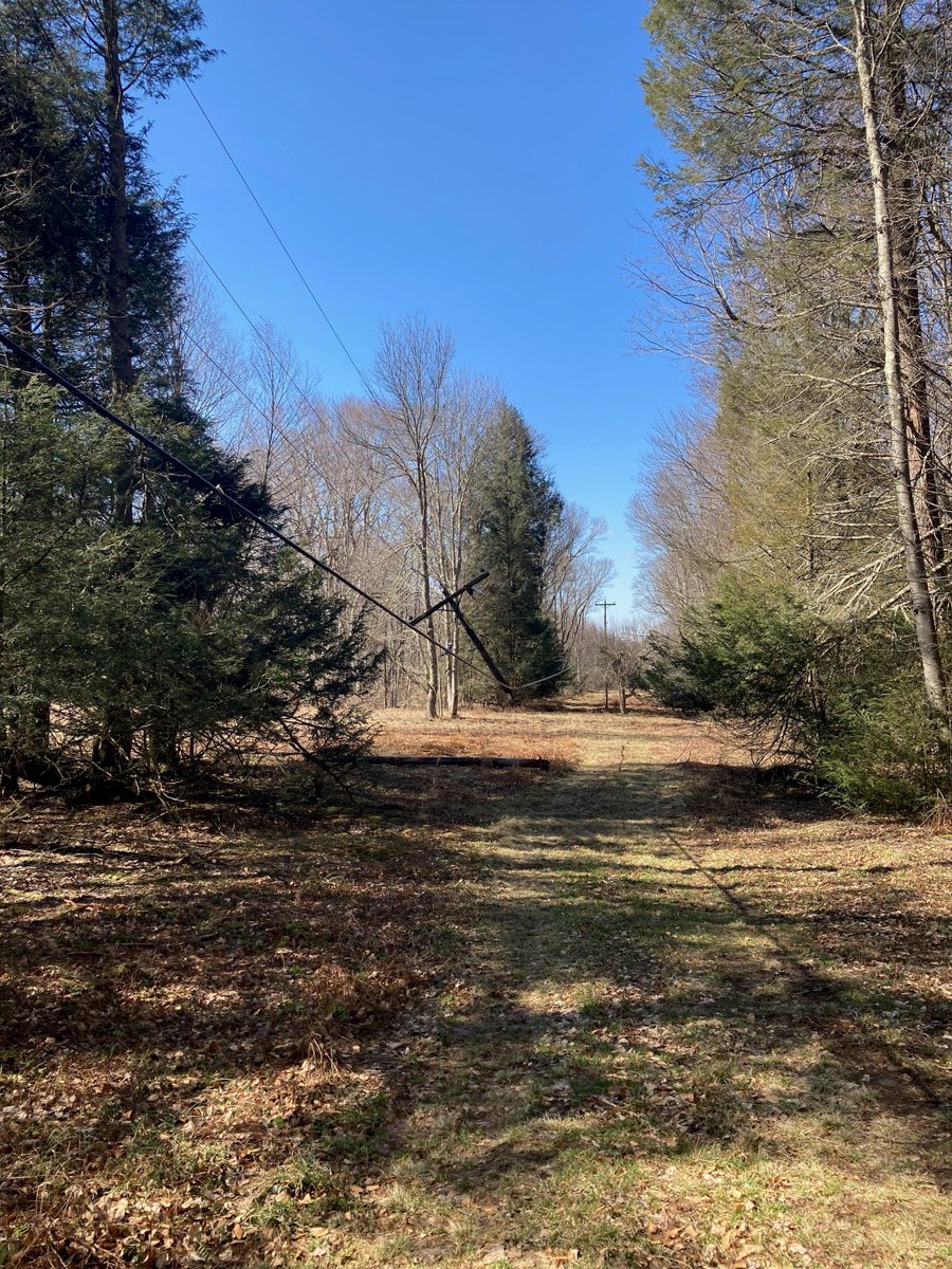 ReporterHannah's tweet image. Here's a look at some of the storm damage @PotomacEdison crews have encountered this weekend as they make repairs and restore power to customers. 
A REMINDER-- stay away from downed power lines as they could be live!