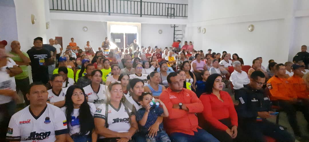 #5marzo
Se realizó un importante acto en el auditorio de la casa de la cultura en conmemoración a los 10 años de la siembra de nuestro Comandante Hugo Rafael Chávez Frias. 

#YoSoyChavéz
<a href="/NicolasMaduro/">Nicolás Maduro</a>
<a href="/FreddyBernal/">Freddy Bernal</a>
<a href="/MunicipioUrena/">COMUNICADOR CLAP_PEDRO MARIA UREÑA</a>
#UreñaSomosTodos.