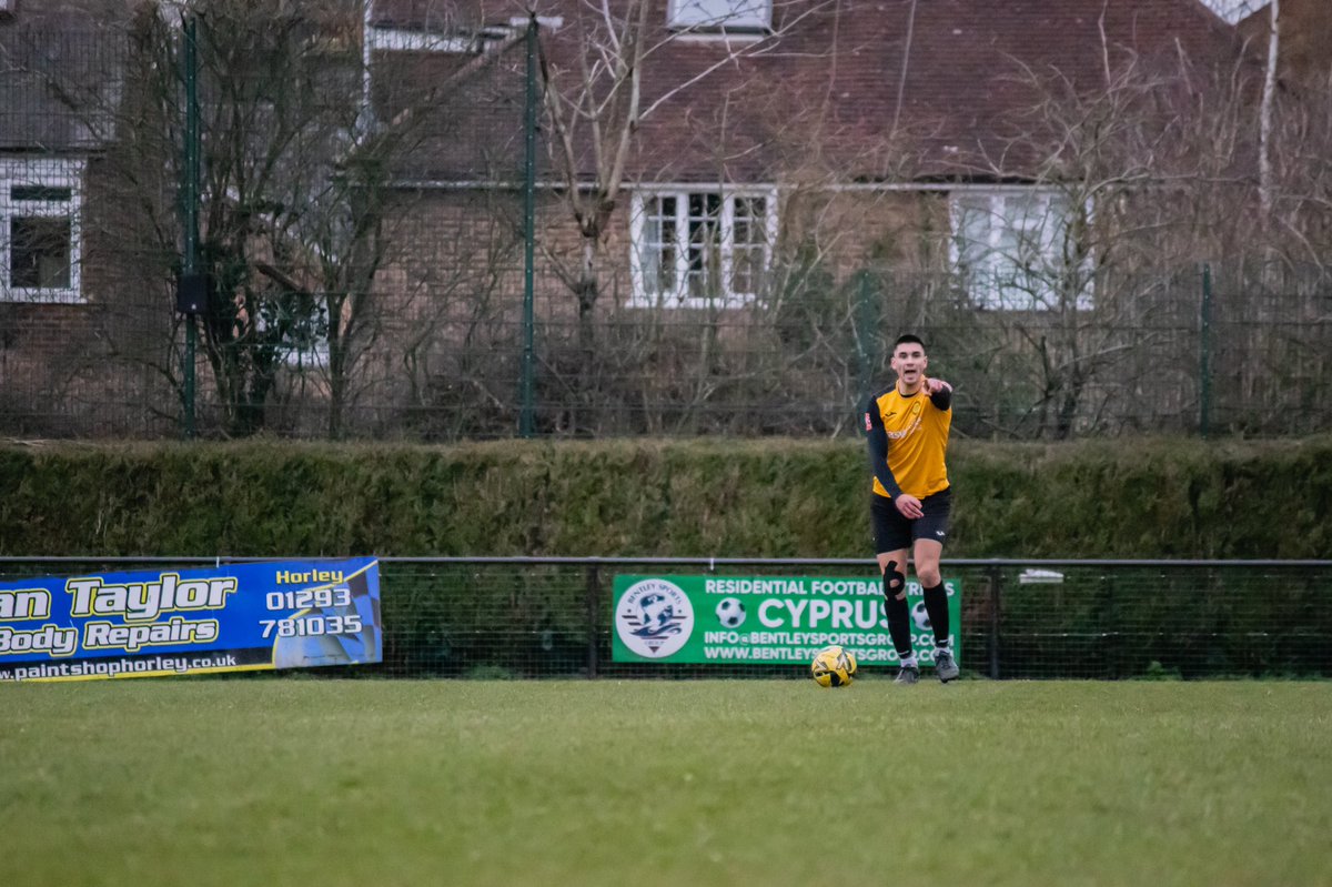 PhotographyVjt's tweet photo. There is only so much cropping you can do🙏 One day I will be able to afford a lens that can zoom in - to the other end of the pitch 😂
#photographersproblems https://t.co/I7XzjWqel2